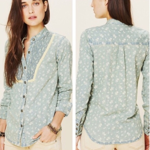 Free People Tops - ❌SOLD❌ [Free People] Floral Chambray Button Down